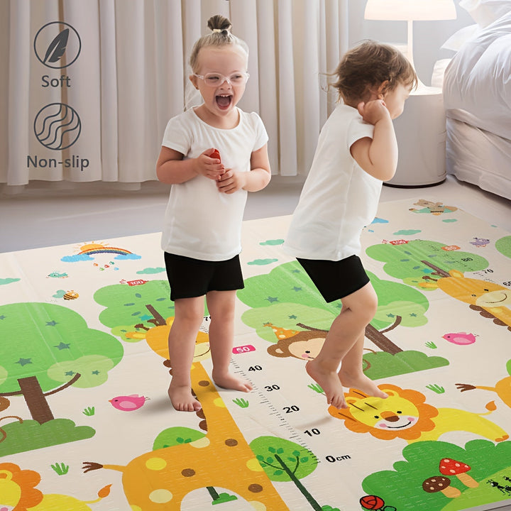 Chambre d'enfant joyeuse avec tapis de jeu nature, animaux mignons et couleurs vives. Jouet éducatif confortable.