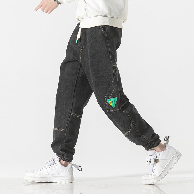 Pantalon jogger homme en coton doux, coupe décontractée, essentiel pour le confort printanier et automnal.