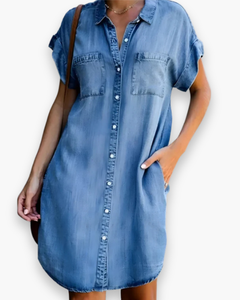 Robe chemise en jean femme, mini et décontractée chic, parfaite pour l'été. Style mode élégant et confortable.