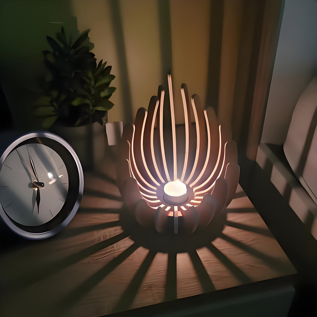 Candélabre lotus fait main en bois naturel. Style bohème chic pour un cadeau original et une décoration lumineuse.