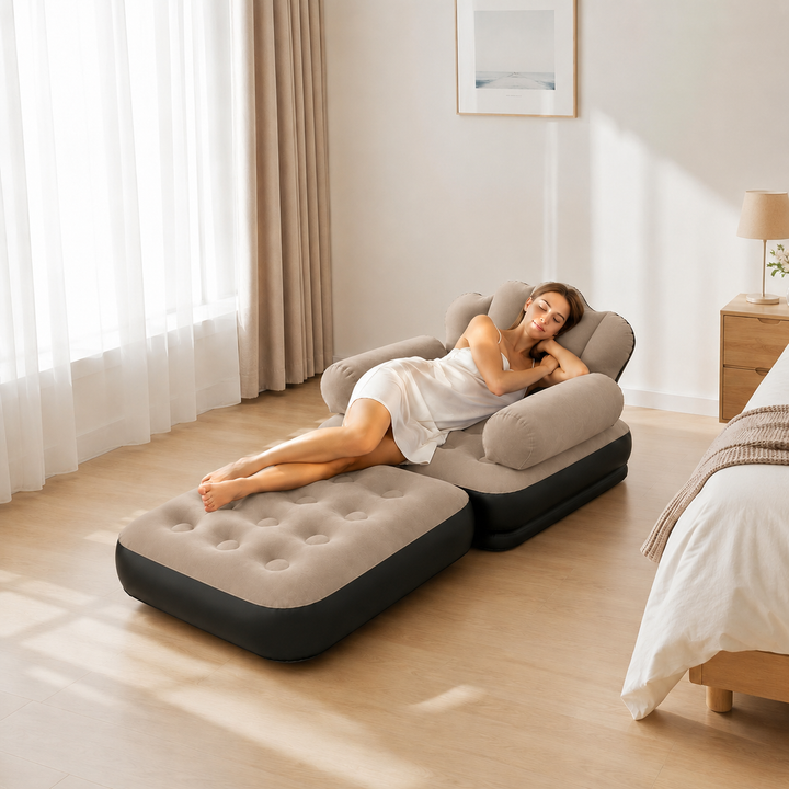 Chaise longue SofaMate convertible bleue, mobilier compact pour espace intérieur/extérieur.
