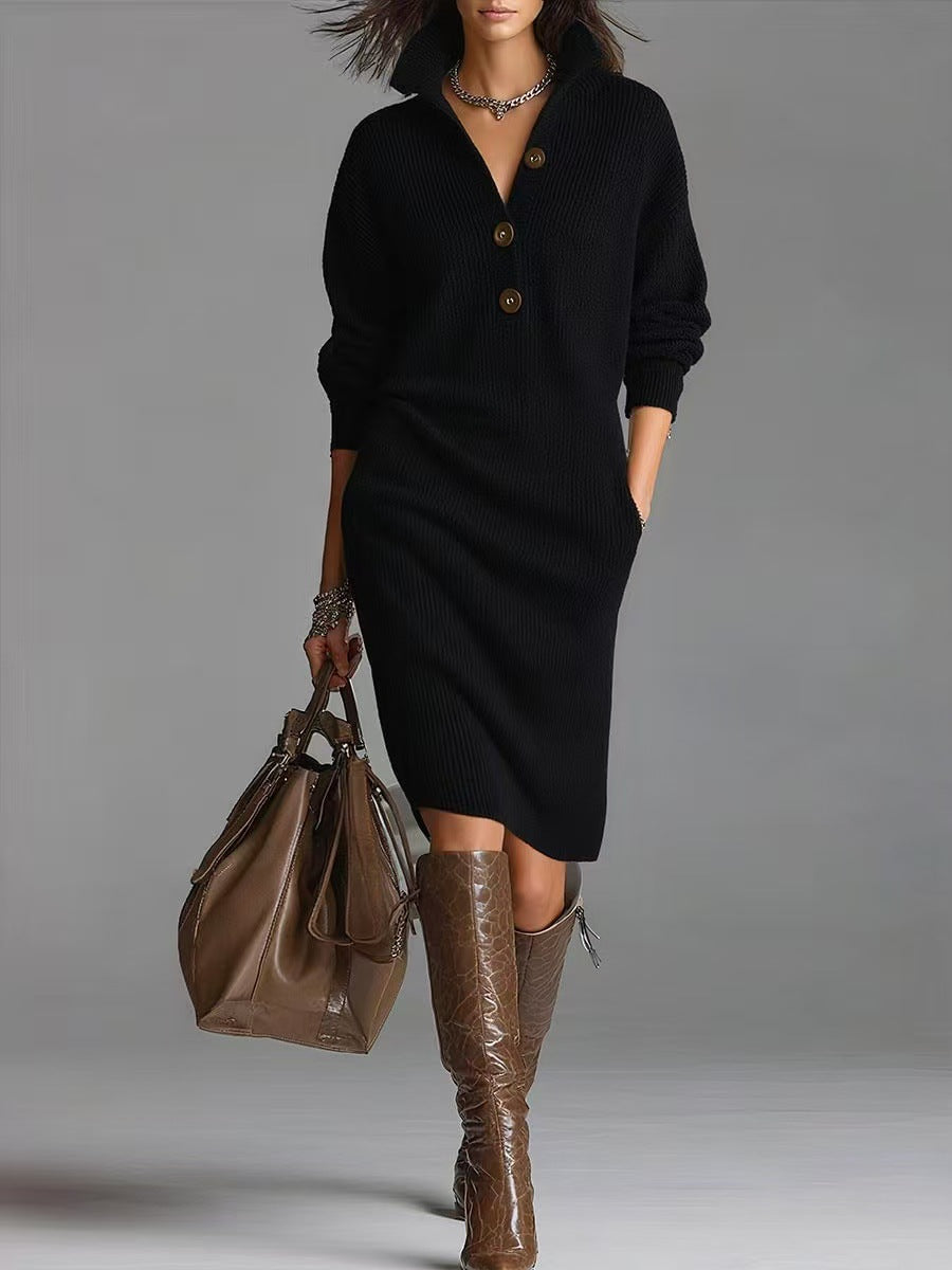 Robe pull chic femme, col montant à boutons, manches longues. Idéale pour la mode hivernale.