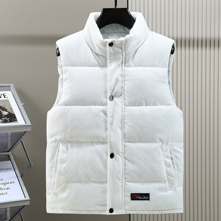 Gilet chaud homme en velours côtelé gris, col montant, parfait pour l'hiver. Confort et style décontracté.