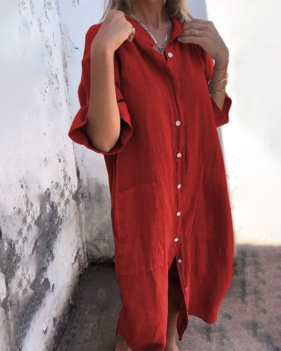 Vue de face de la robe chemise midi femme, style décontracté chic, couleur unie, manches courtes, parfaite pour l'été.