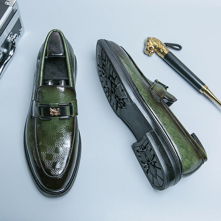 Chaussures modernes et élégantes pour hommes, un style classique revisité, parfaites pour la mode masculine urbaine.