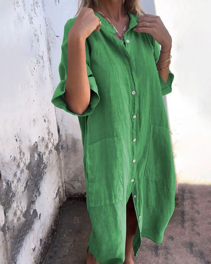 Robe chemise femme à manches courtes, longueur midi, élégante et décontractée, avec boutons pour une allure estivale chic.