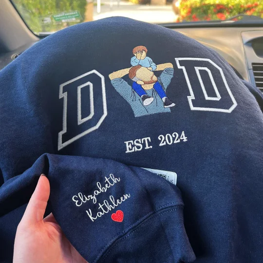 Sweat à capuche brodé pour homme, un cadeau personnalisé idéal pour exprimer votre affection.