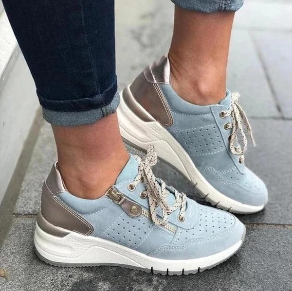 Sneakers orthopédiques femme, confort optimal pour la marche quotidienne et soutien de la voûte plantaire, réduisent la douleur au pied.
