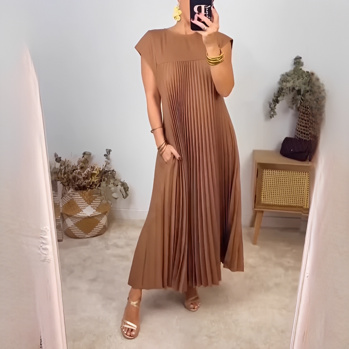 Robe longue élégante et fluide pour femme, idéale pour la mode féminine estivale et un confort optimal.