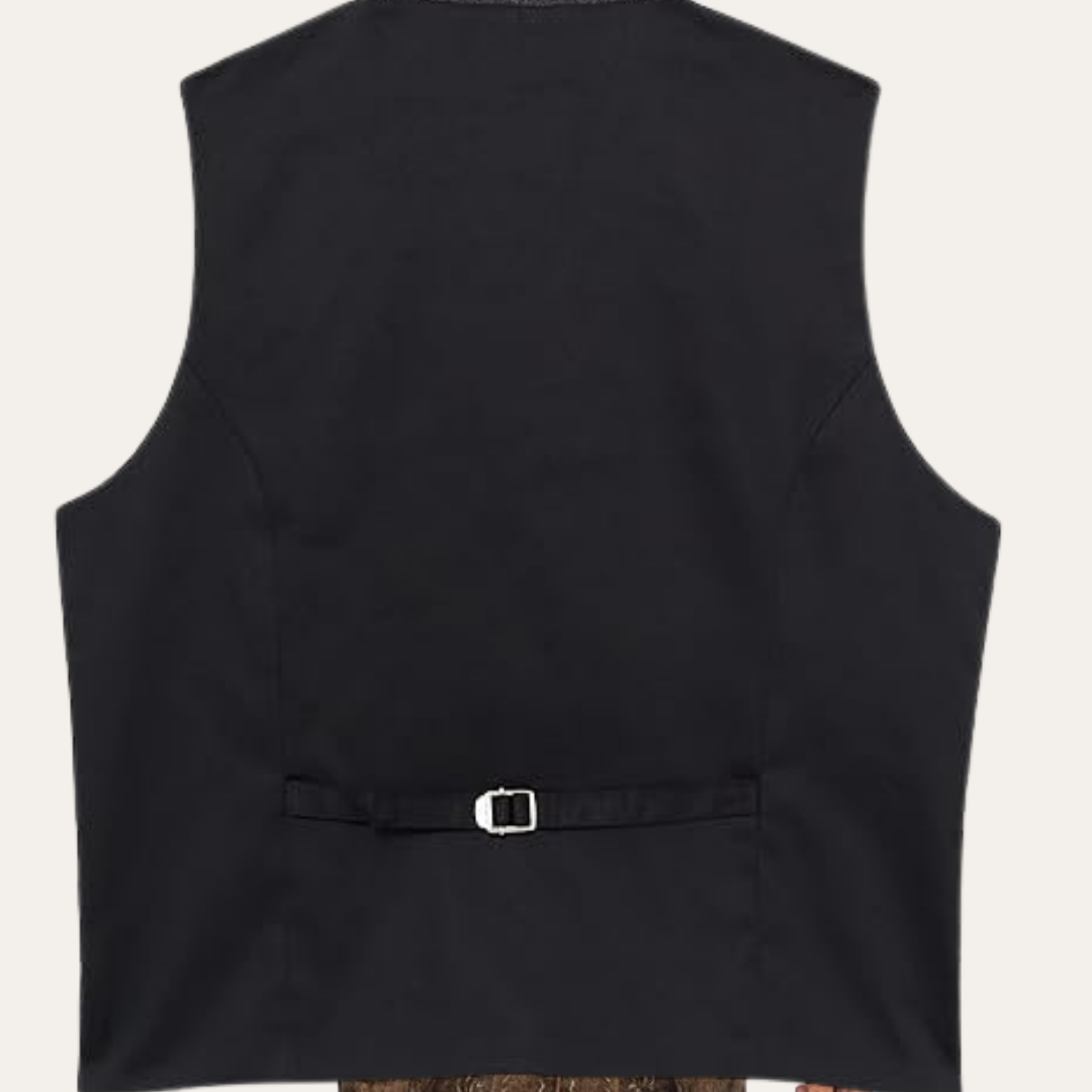 Gilet sans manches homme, design élégant et traditionnel. Complète parfaitement une tenue de mode masculine classique.