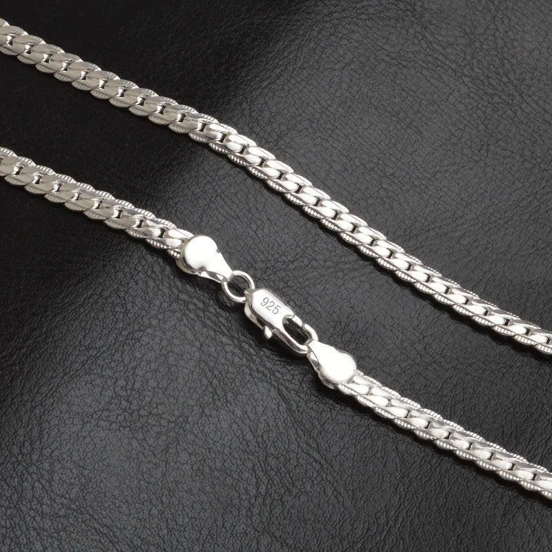 Collier chaîne femme en argent sterling 925, bijou élégant et intemporel pour un style raffiné et moderne.