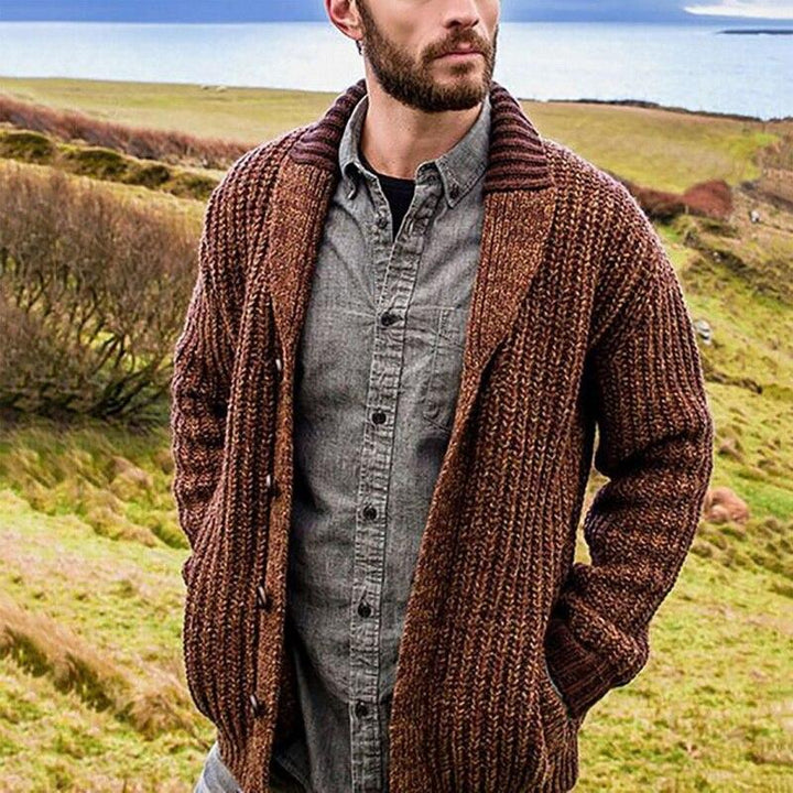 Cardigan homme élégant et chaud, en maille épaisse. Idéal pour la mode masculine casual. Douceur garantie.