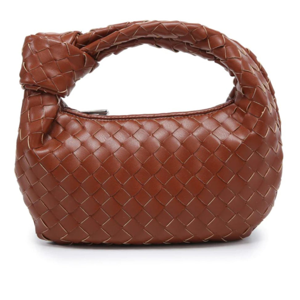 Élégant mini sac compact pour femme en cuir végétalien tressé, un accessoire mode indispensable.