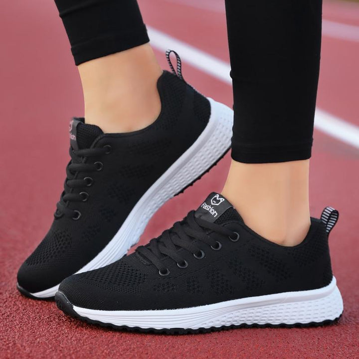 Confort supérieur pour ces chaussures de marche femme, idéales pour toutes les saisons.