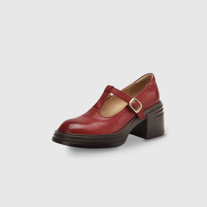 Escarpins Elvana style vintage, avec talon chunky pour une élégance confortable au quotidien.
