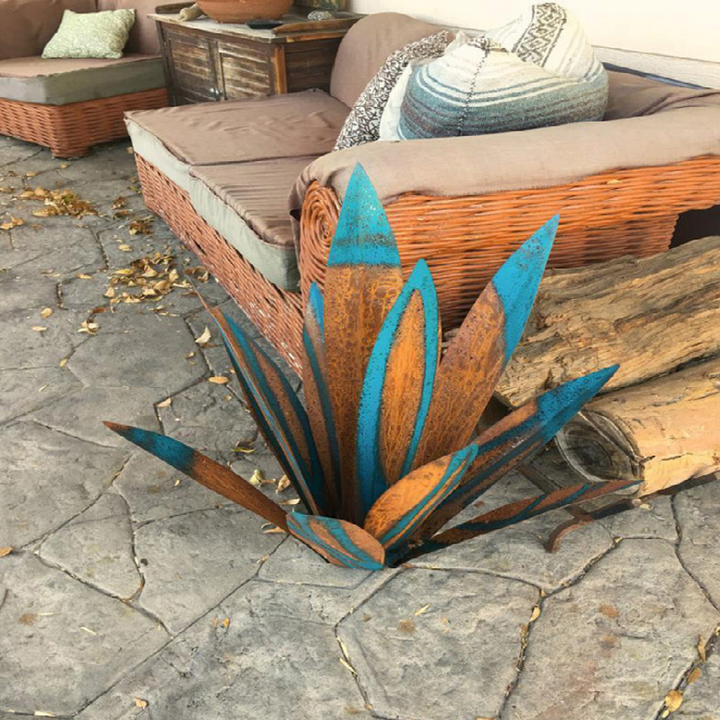 Décoration de jardin agave en fer, accent rustique pour aménagements paysagers extérieurs.