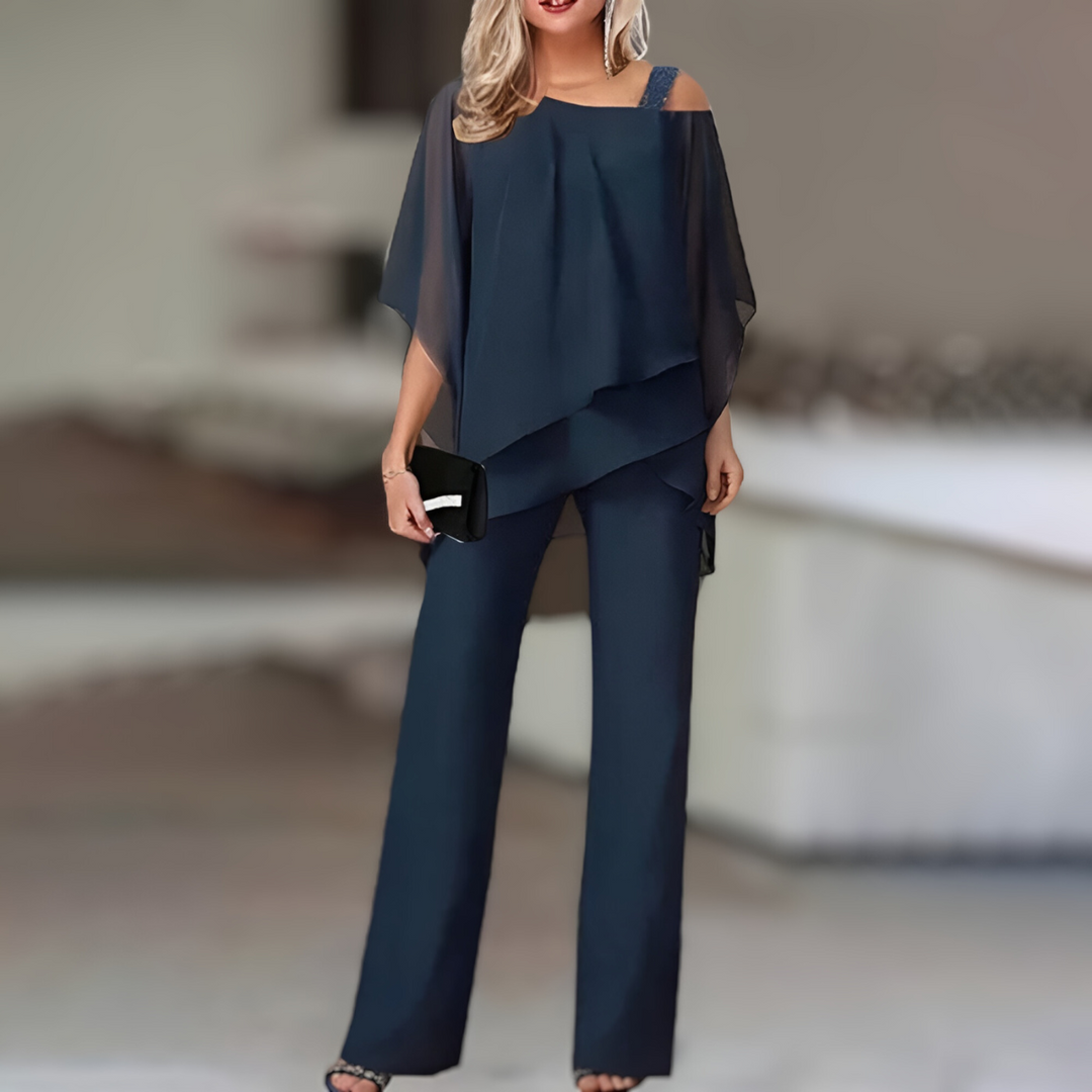 Mode femme: ensemble deux pièces élégant. Haut dénudé et pantalon fluide. Idéal tenue de soirée ou décontractée.