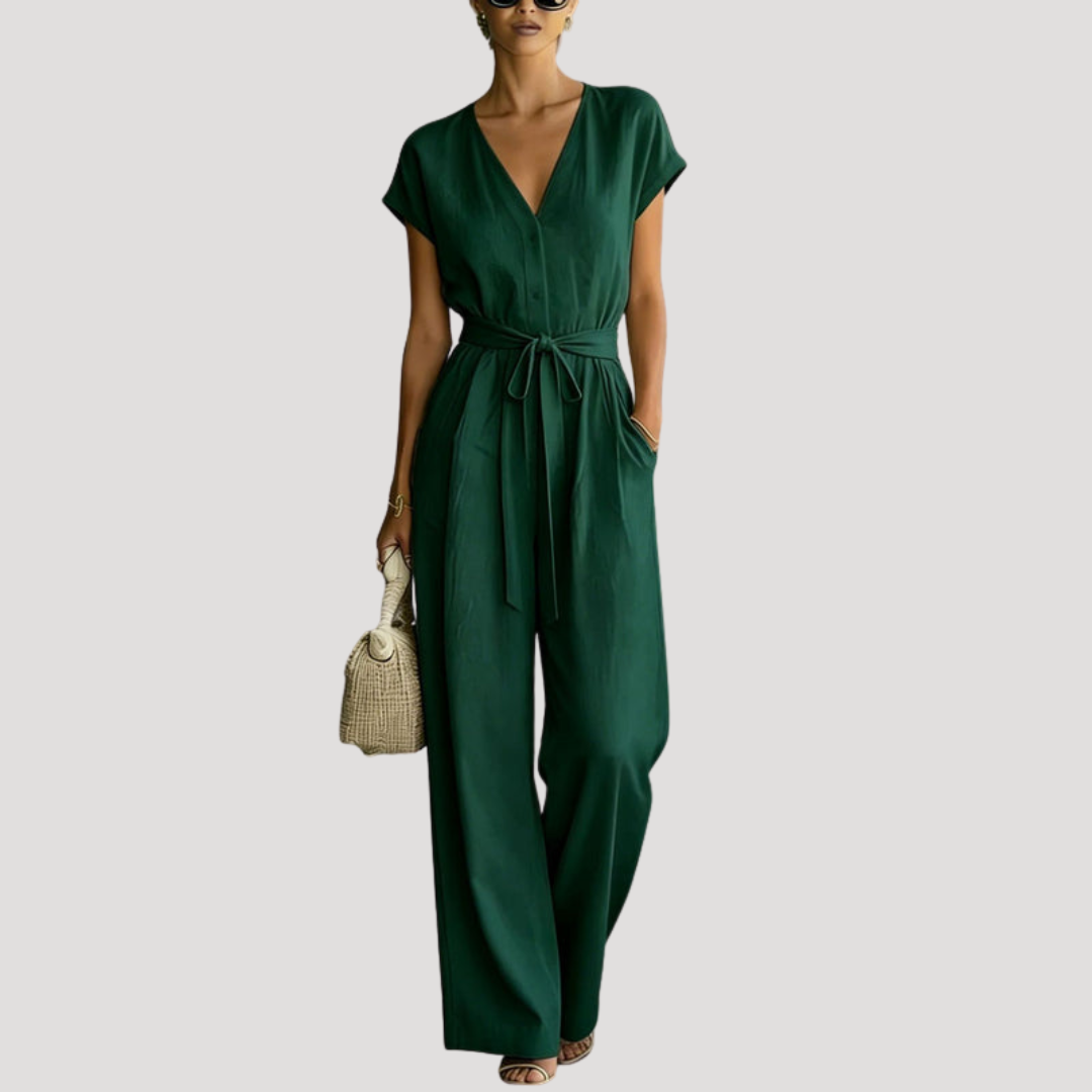 Combinaison femme fluide et confortable, col V, ceinturée. Idéale pour le printemps et l'été, mode féminine.