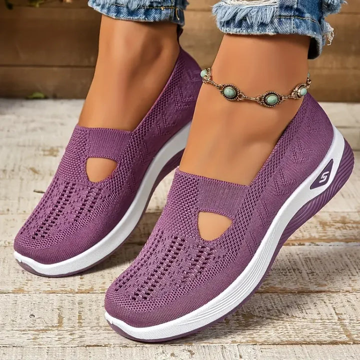 Chaussures femme slip-on confortables, design moderne sans lacets, légères et respirantes pour pieds sensibles.