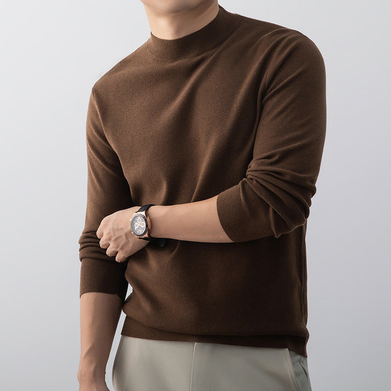 Pull classique homme, tricot doux, couleur unie. Confort élégant pour toute saison.