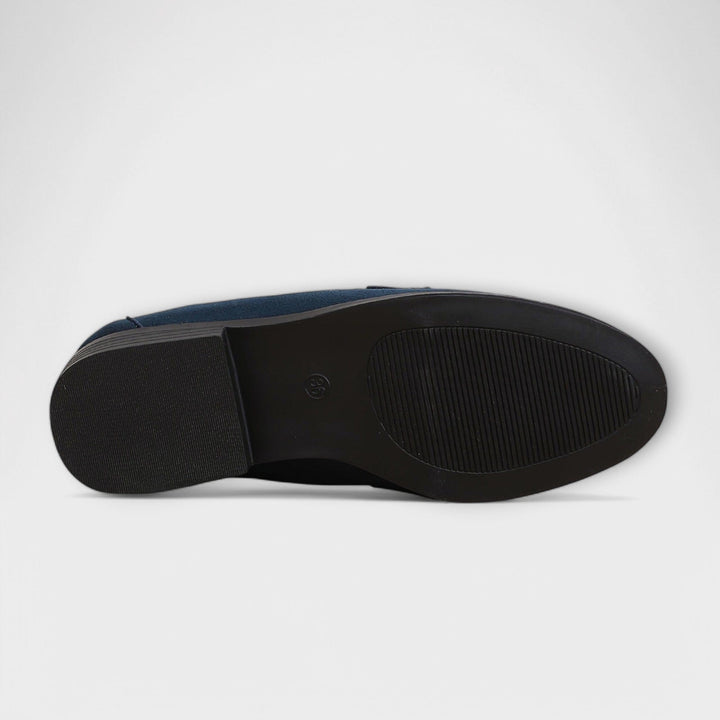 Mocassins Noémie noirs élégants, chaussure chic pour femme. Confort léger, parfaites pour le bureau ou quotidien.