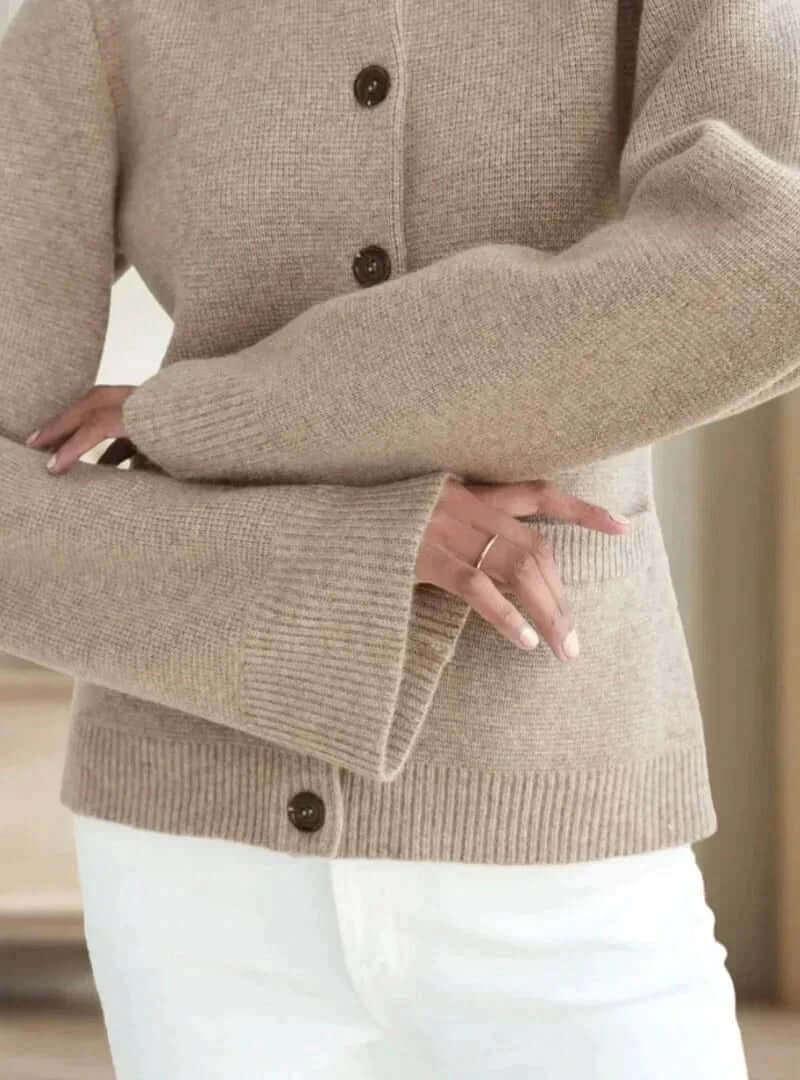 Elegant Svart Cardigan med Fickor: Mångsidig & Bekväm