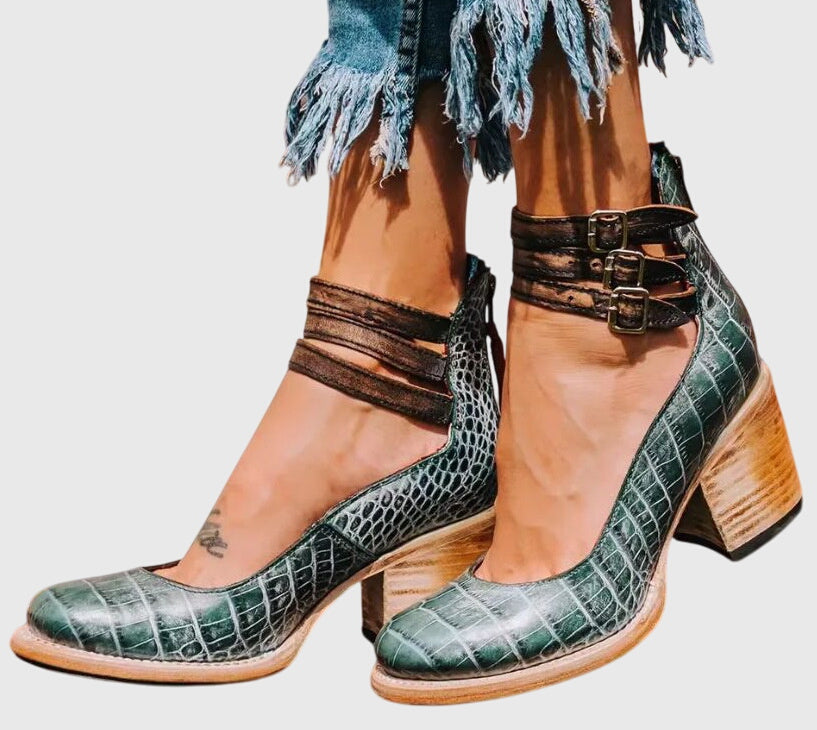 Sandales mode pour femmes, confortables et élégantes, idéales pour les tenues décontractées d'été.