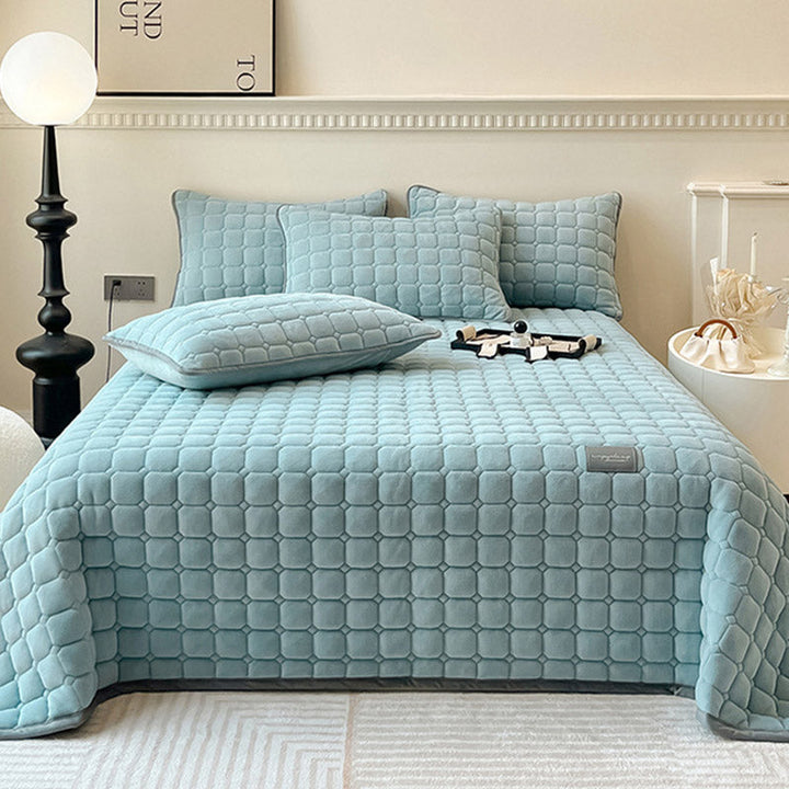 Plaid texturé carré ultra doux, design moderne et élégant, ajoute du luxe à votre intérieur.