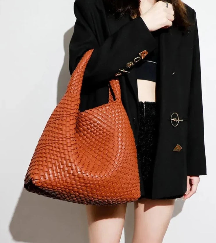 Élégant sac cabas femme tressé en PU. Sac à main grand et pratique pour toutes occasions. Accessoire mode intemporel.