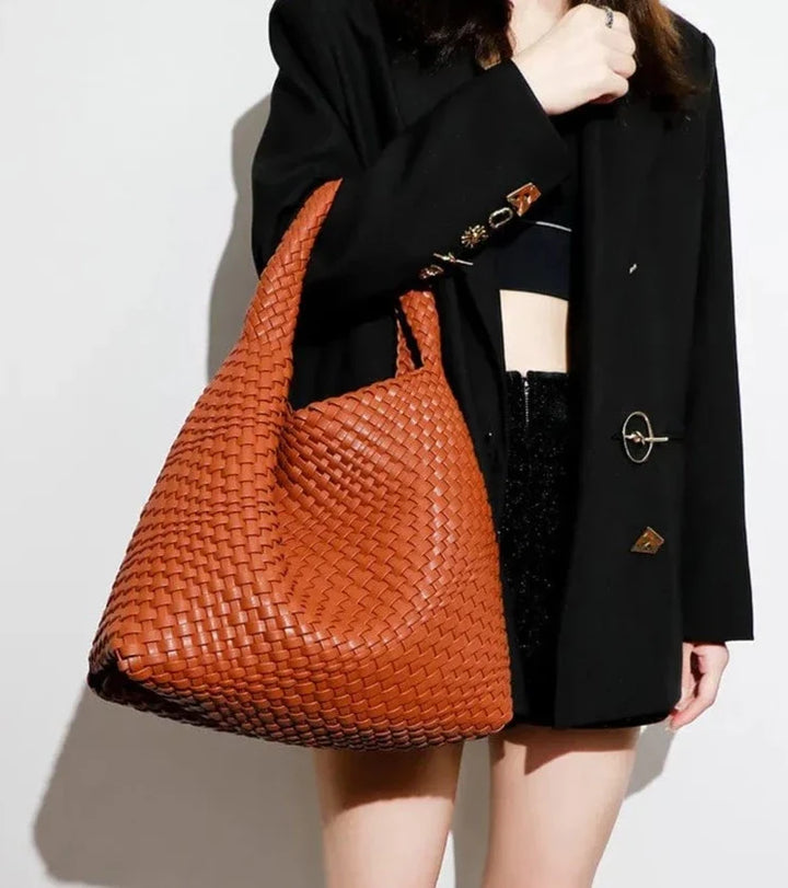 Élégant sac cabas femme tressé en PU. Sac à main grand et pratique pour toutes occasions. Accessoire mode intemporel.