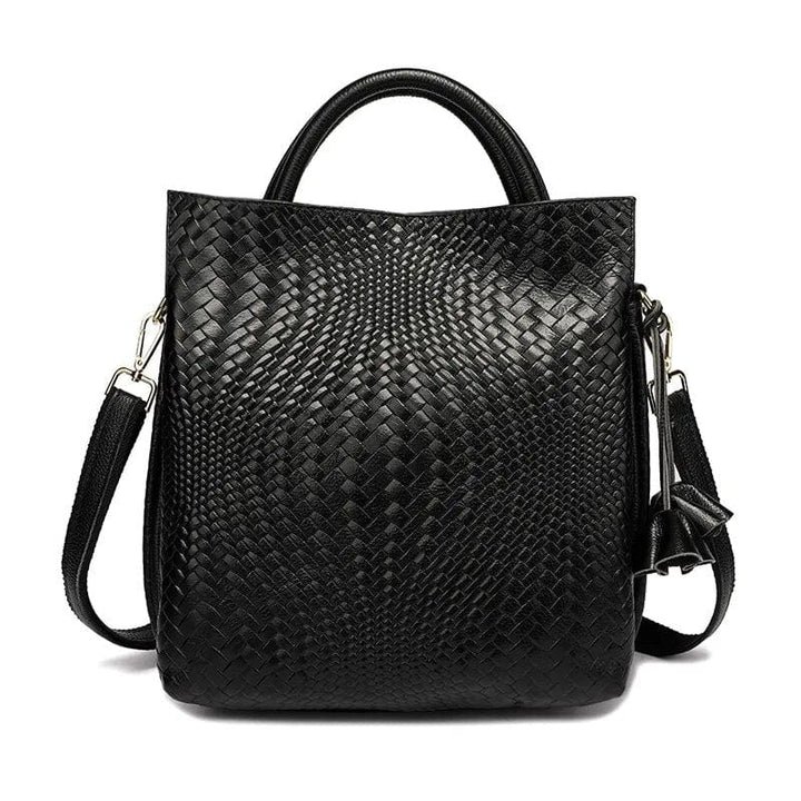 Sac cabas rouge Alexandra en cuir, accessoire mode femme. Parfait comme tote bag élégant ou sac de travail.