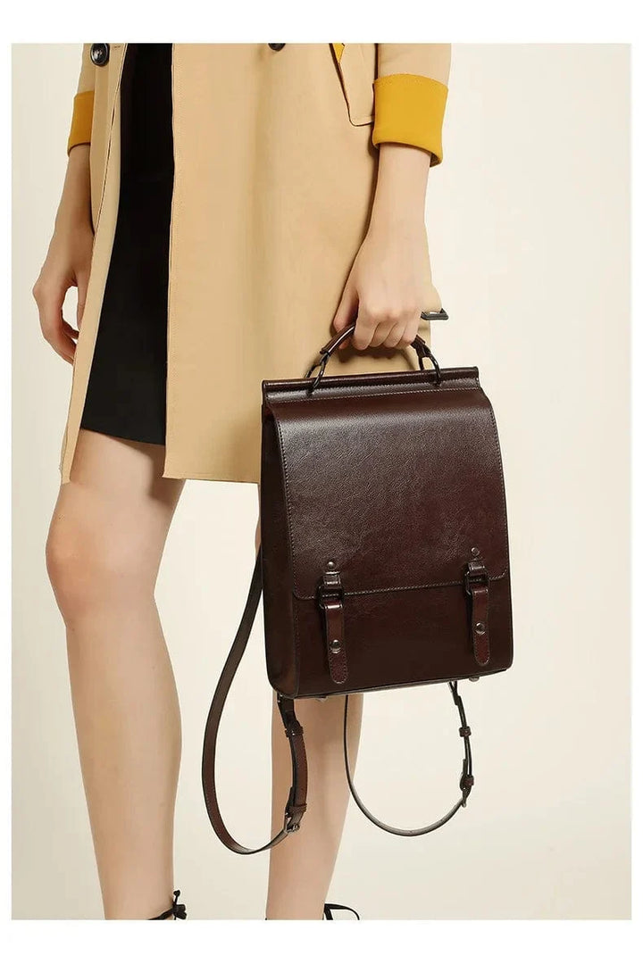 Sac à dos cuir femme couleur café, chic et fonctionnel, idéal pour un usage quotidien.