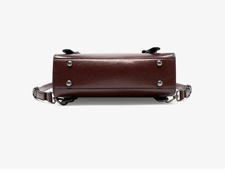 Sac à dos en cuir femme, chic et résistant, parfait pour le travail, les études ou les loisirs.