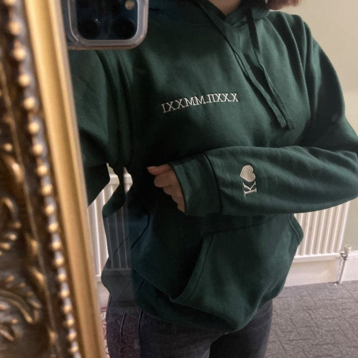 Sweat à capuche couple unique, brodé pour immortaliser votre amour, cadeau parfait.