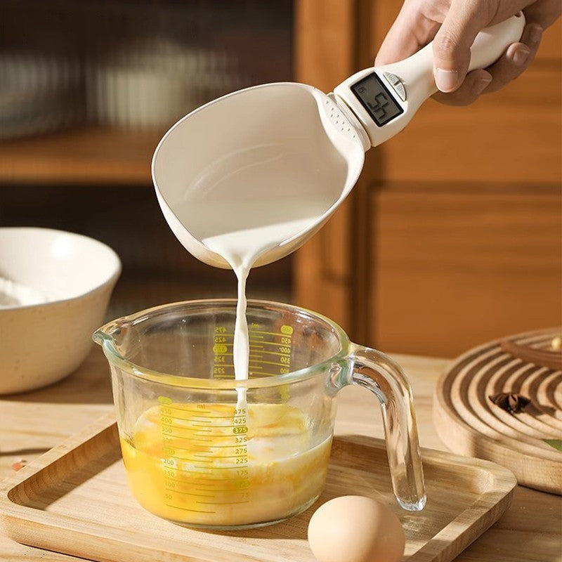 Design compact PerfectScoop, balance numérique cuillère pour mesures précises en cuisine et pâtisserie.