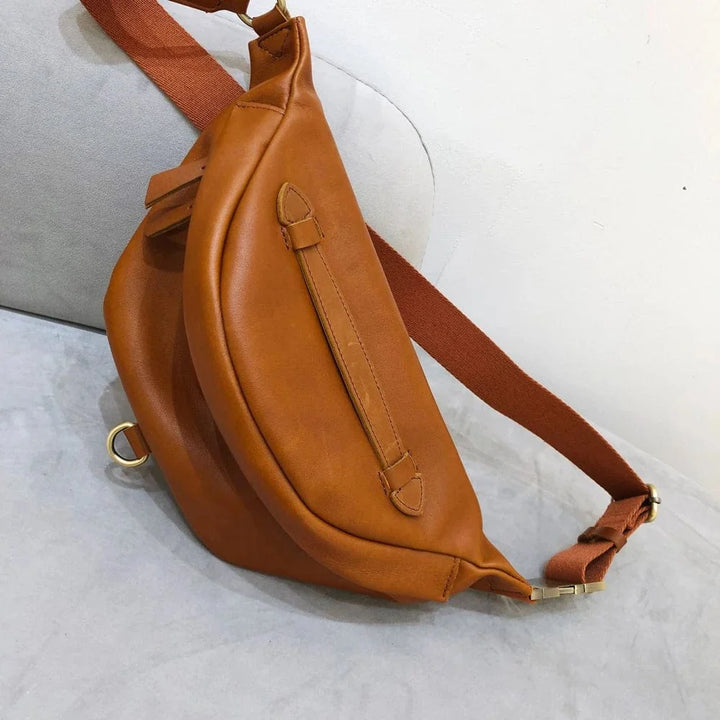 Banane femme en cuir véritable, élégante et fonctionnelle pour toutes vos aventures urbaines. Sacoche de qualité.