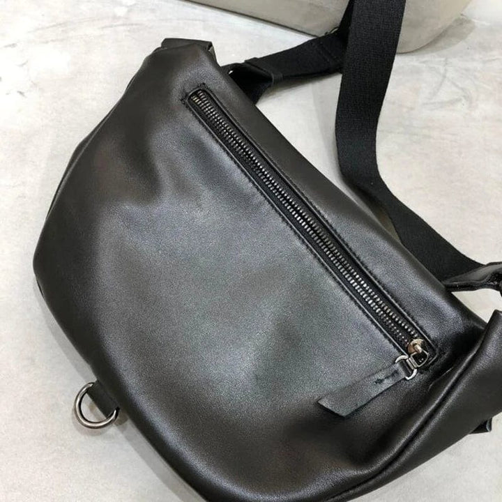Banane femme en cuir de qualité supérieure, un sac pratique et élégant pour transporter vos essentiels en sécurité.