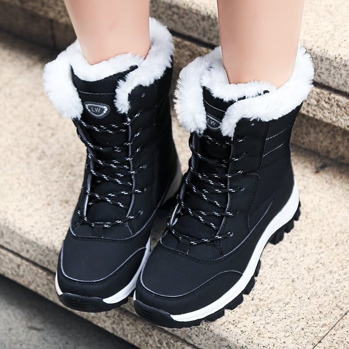 Bottes d'hiver chaudes pour femme, doublées, offrant un confort optimal et une protection contre le froid.