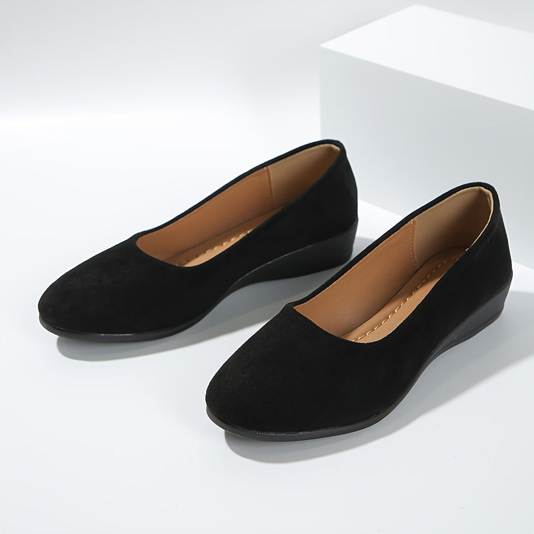 Ballerines femme confortables au pied, talon compensé pour un maintien parfait, style mode polyvalent.