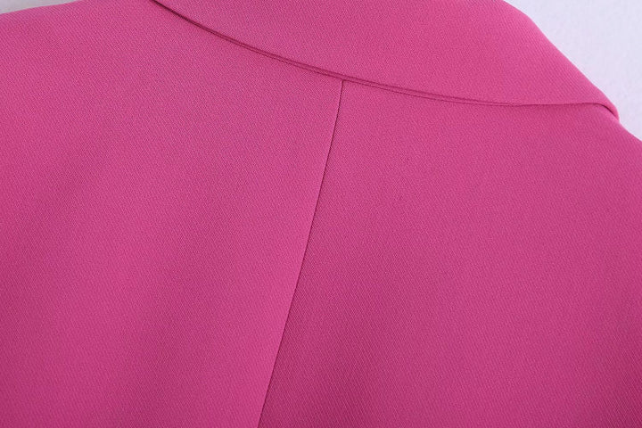 Vêtement femme: ensemble blazer pantalon rose, polyvalent, élégant pour travail et événements.