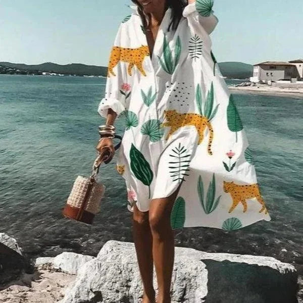 Robe femme fluide et légère, coupe chemise. Tenue décontractée chic d'été. Confort optimal, style élégant.