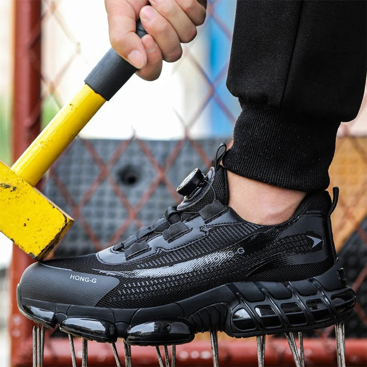 Détail du lacet rotatif sur chaussures de sécurité anti-écrasement grises, offrant ajustement rapide et confort.