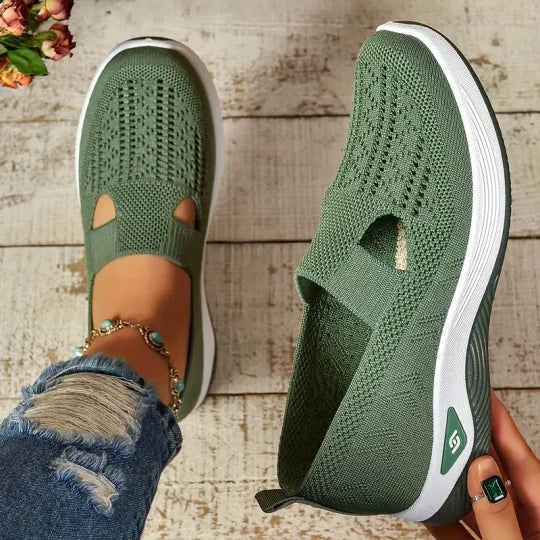 Enfilage facile : Chaussures femme slip-on confortables, légères et respirantes pour le quotidien et pieds sensibles.