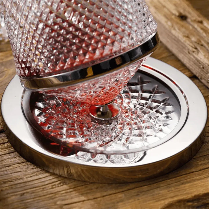 Accessoire sommelier: carafe à vin rouge NobleVino avec socle rotatif, décantation et aération précises du vin.