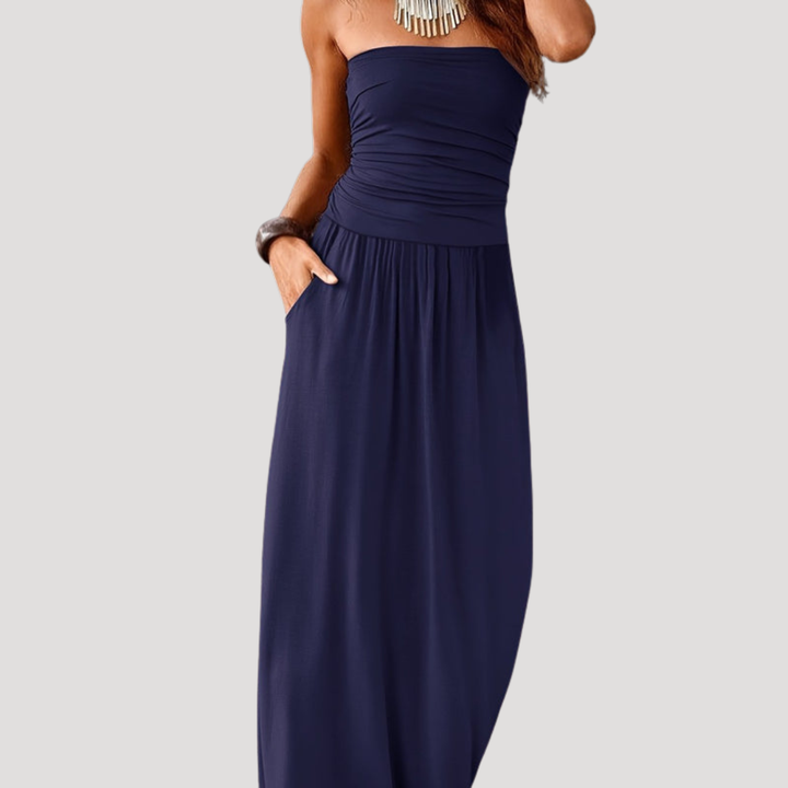 Robe longue d'été élégante à bustier froncé pour femme, parfaite pour les vacances, plage ou soirée.