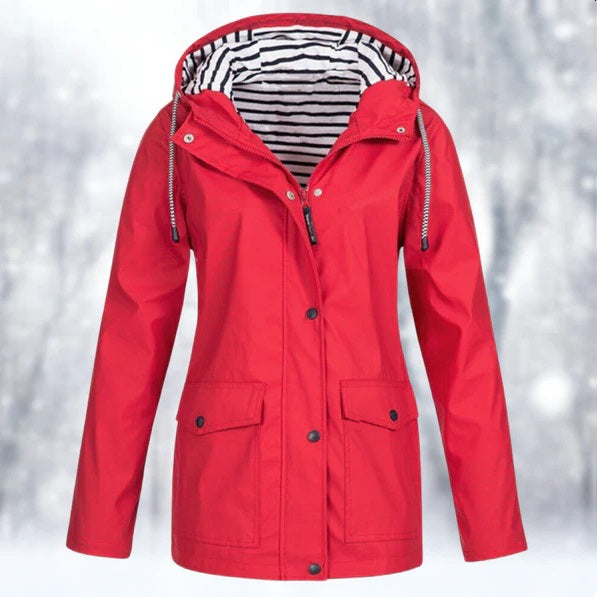 Veste imperméable femme chic, style moderne et féminin, protection pluie décontractée pour un confort optimal en extérieur.