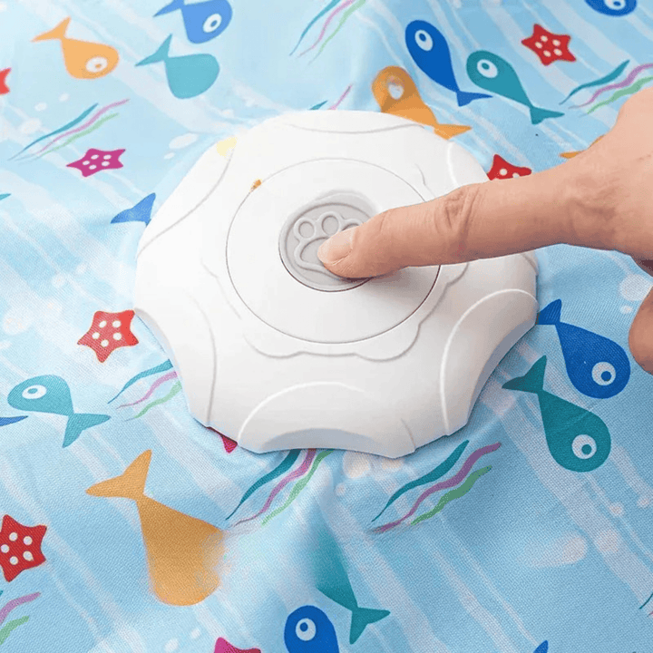 Tapis de jeu USB rechargeable pour chat, offrant des heures de jeu actif et de stimulation.