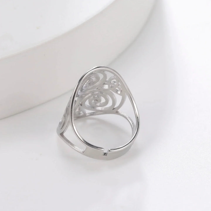 Bague triskel pour femmes, réglable, finition dorée. Bijou celtique symbolique, cadeau spirituel.