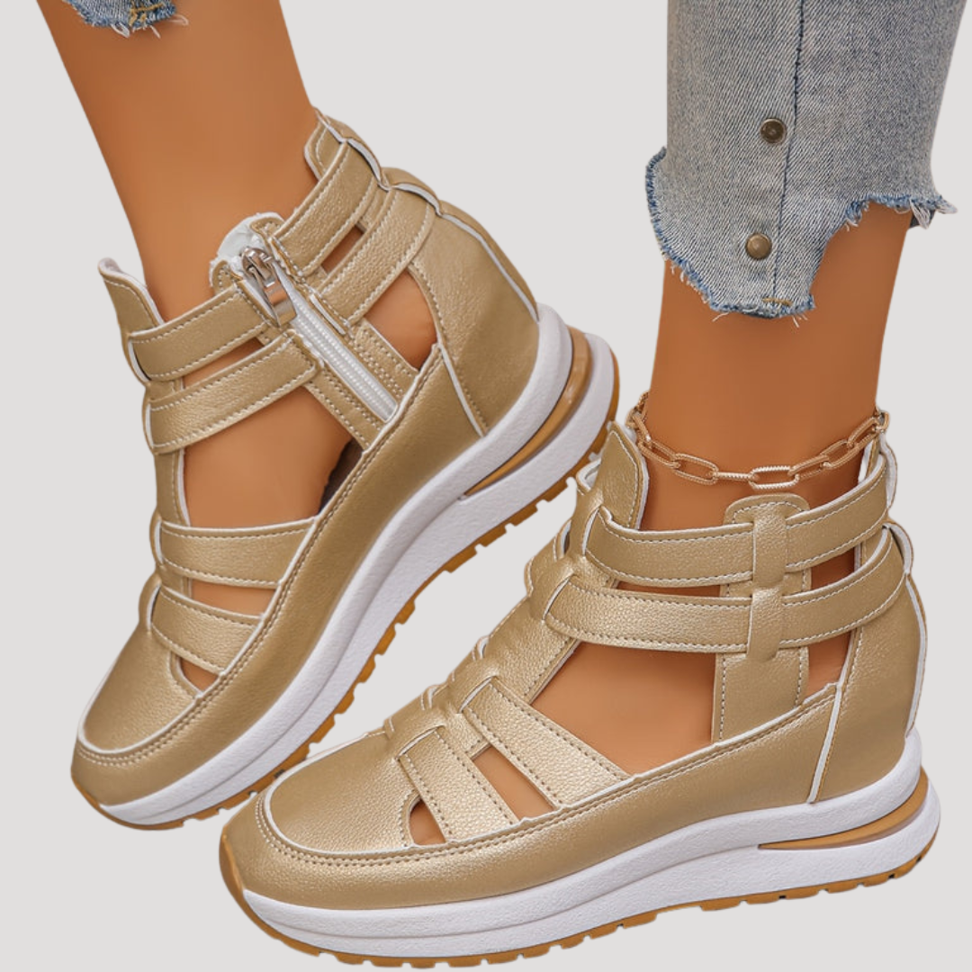 Sandales compensées à brides ajourées pour femme, combinant un style chic décontracté et un confort optimal.