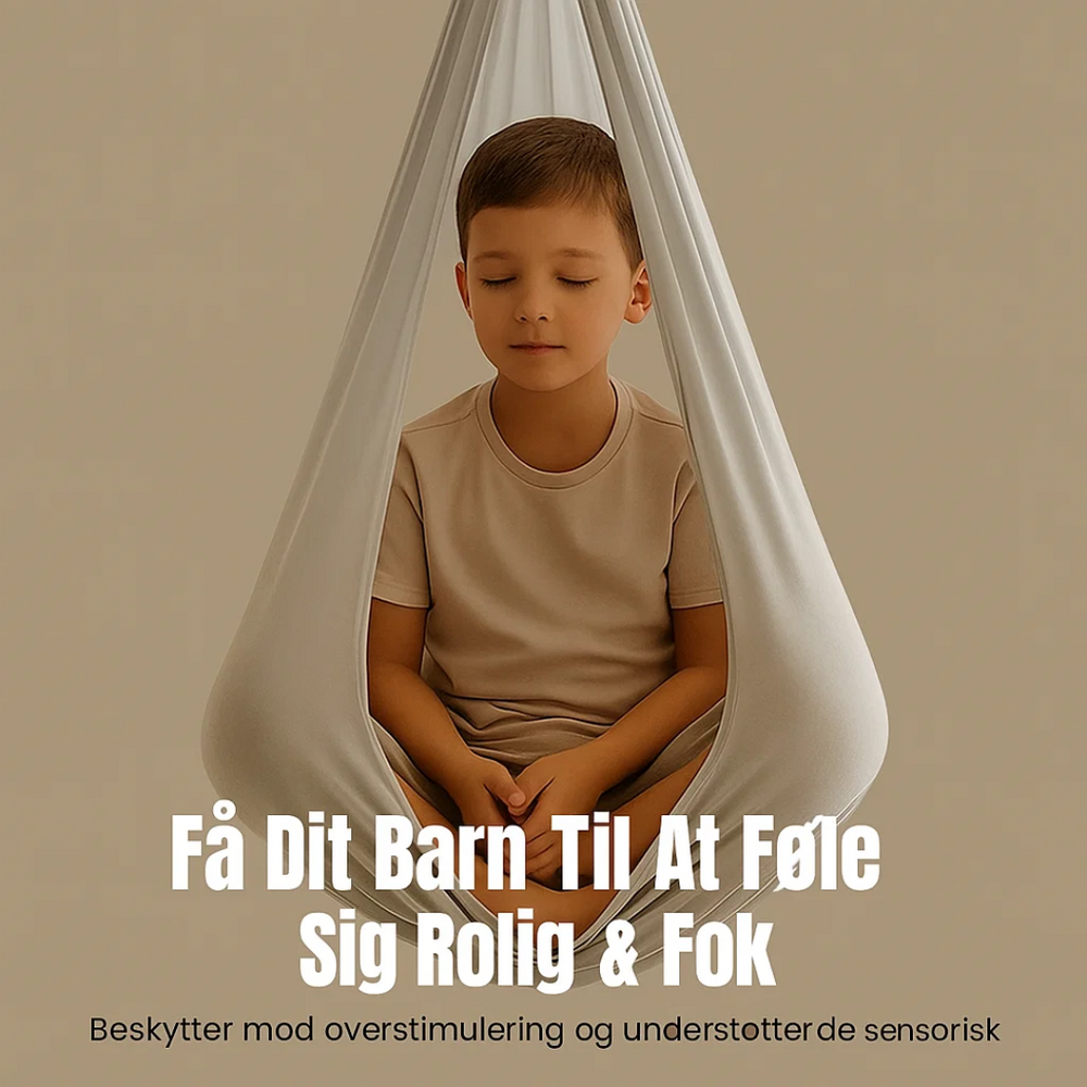 Balançoire thérapeutique suspendue pour enfants autistes, idéale pour la détente intérieure et le calme.